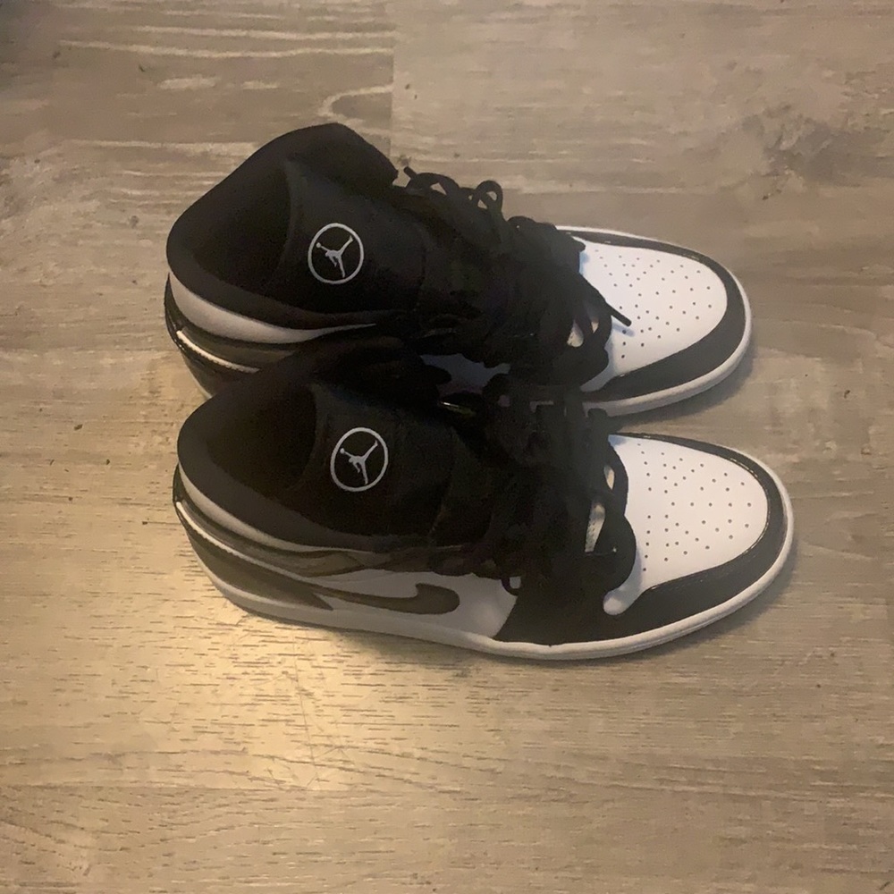 Jordan 1’s - Picture 3 of 4